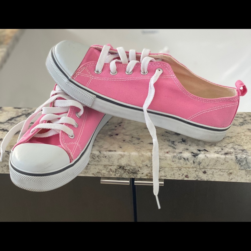 Faded Glory Converse Style Shoes - Size 4 kd, 7 wm